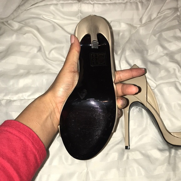 Beige heels - Picture 4 of 4